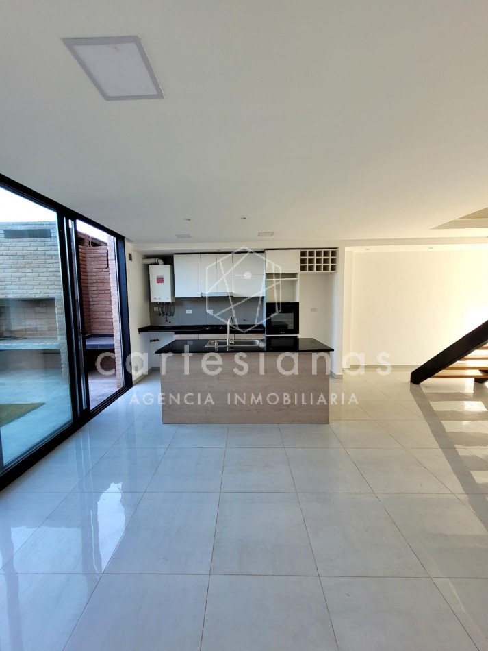 DOCTA DUPLEX 3 DORM ETAPA 1° SOBRE EL BOULEVARD PRINCIPAL