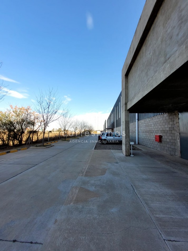 CENTRO LOGISTICO ALQUILER DE NAVES DE 1000 A 3000 M2 