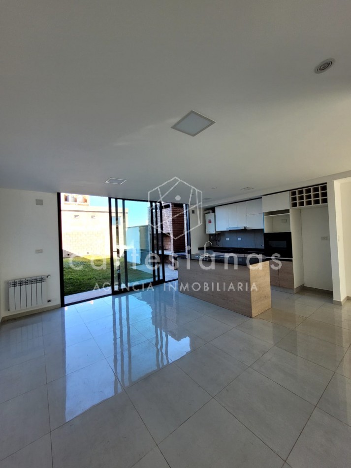 DOCTA DUPLEX 3 DORM ETAPA 1° SOBRE EL BOULEVARD PRINCIPAL