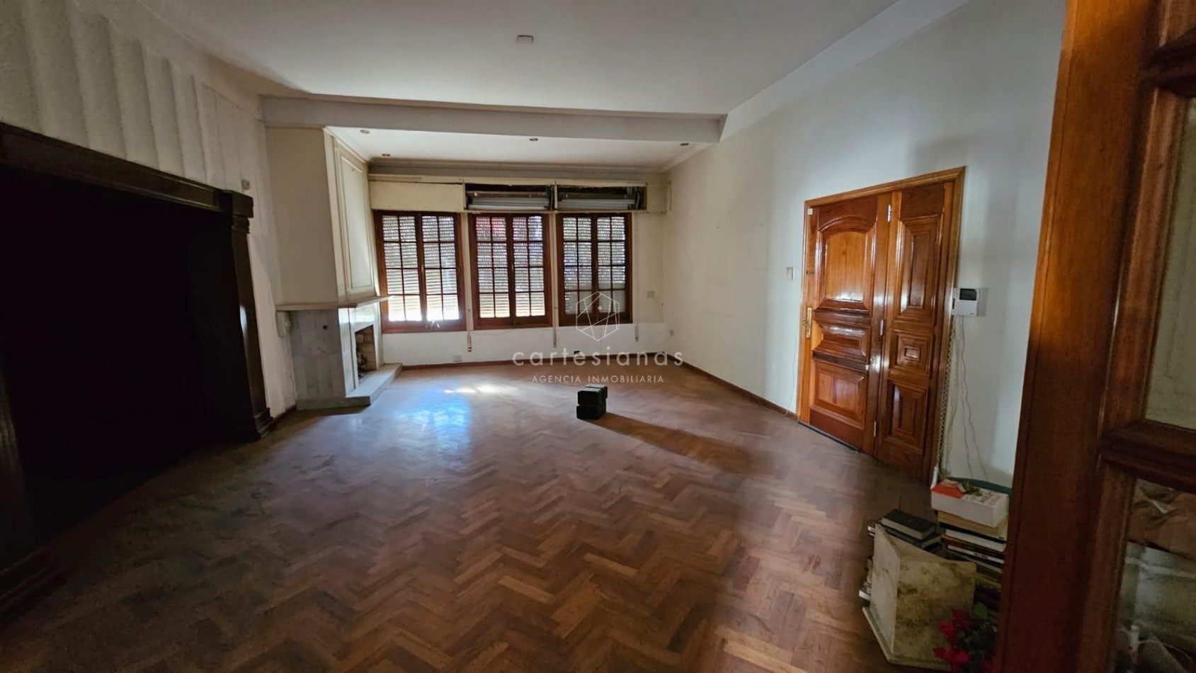 LOTE DE 2400 M2 + CASA de 5 DORM. A MTRS DE MUJER URBANA CERRO DE LAS ROSAS