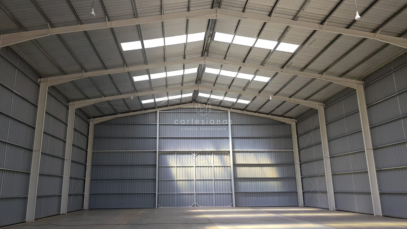 OPORTUNIDAD!! NAVE INDUSTRIAL DE 1000 M2 EN LOTE DE 3000 M2