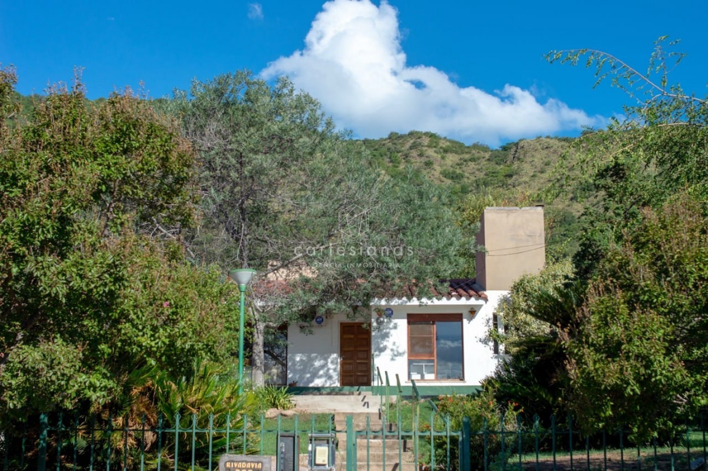 CARLOS PAZ CASA DE 3 DORM C/ PILETA + MONOAMBIENTE