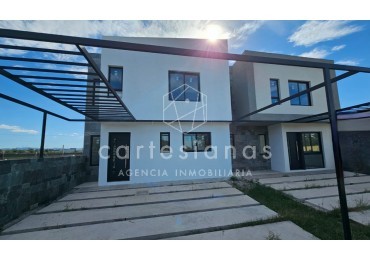 DUPLEX 3 DORM ACQUAVISTA