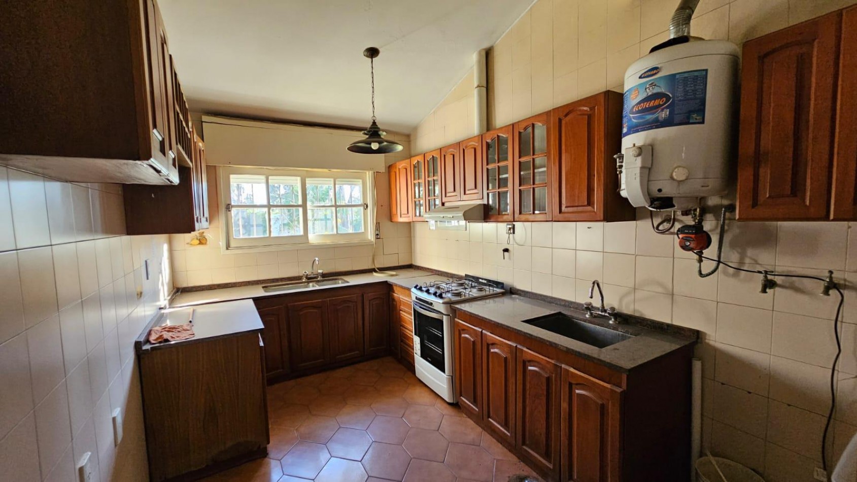 CERRO DE LAS ROSAS 2400 M2 APTO HOUSING. A MTRS DE RAFAEL NUÑEZ/MUJER URBANA