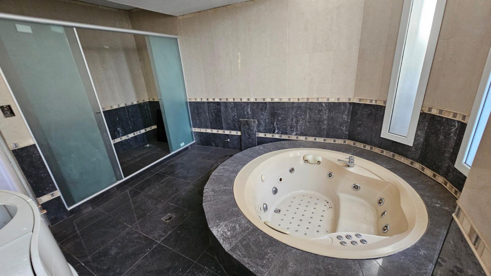 CERRO DE LAS ROSAS 2400 M2 APTO HOUSING. A MTRS DE RAFAEL NUÑEZ/MUJER URBANA