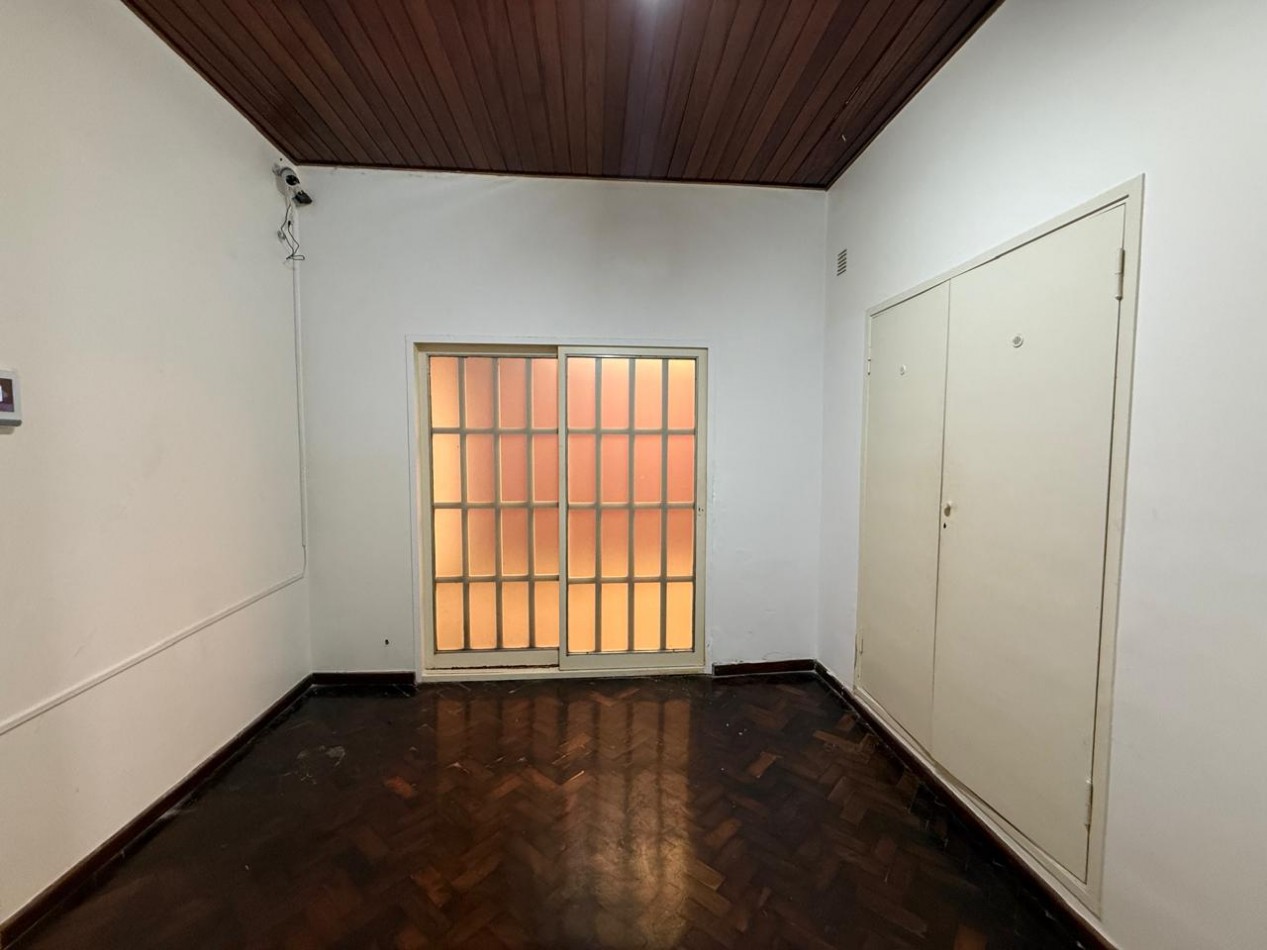 A 30 MTS DE RARAEL NUÑEZ CASA DE 4 DORM + ESCRIT C/PILETA