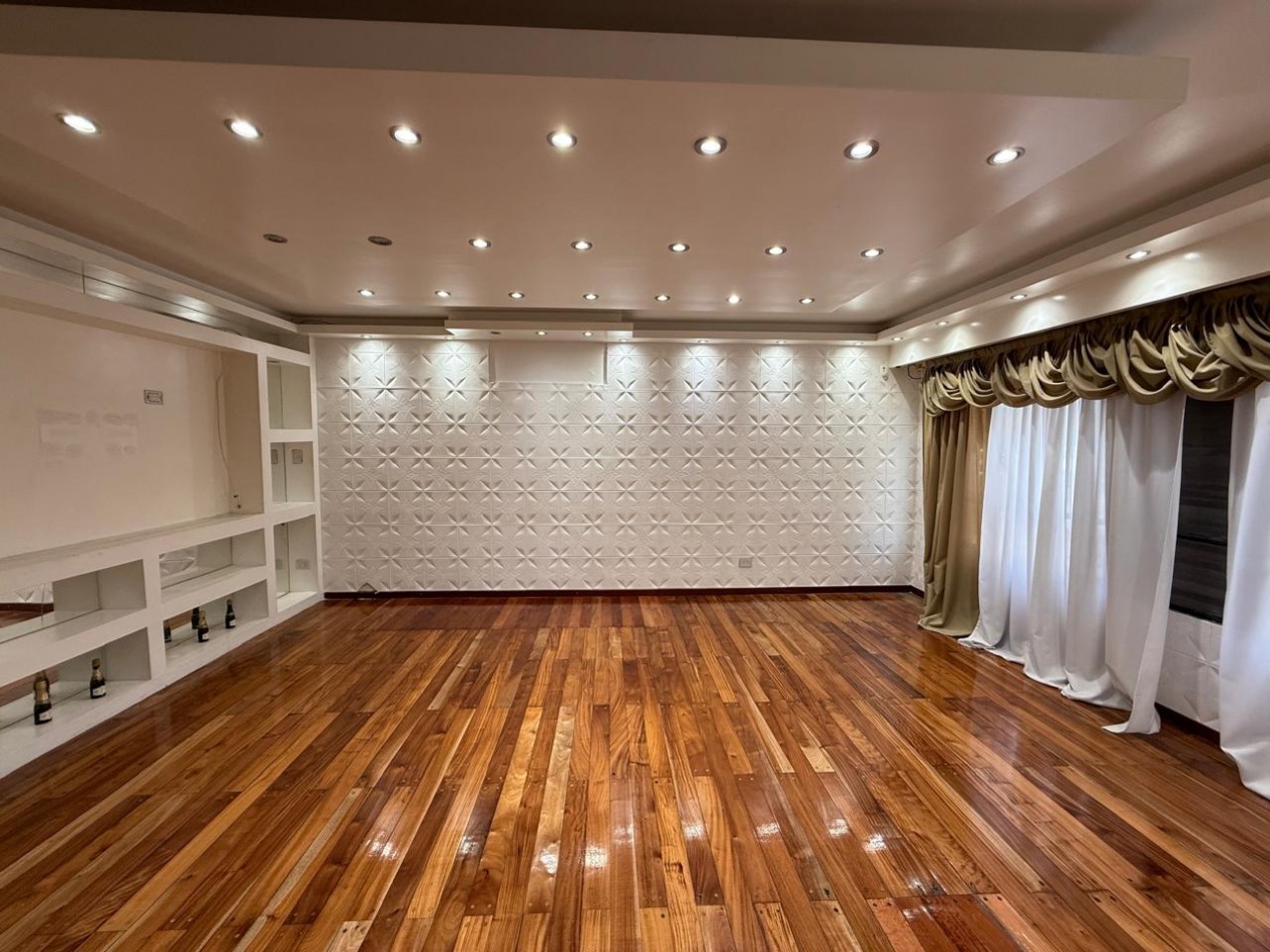 A 30 MTS DE RARAEL NUÑEZ CASA DE 4 DORM + ESCRIT C/PILETA