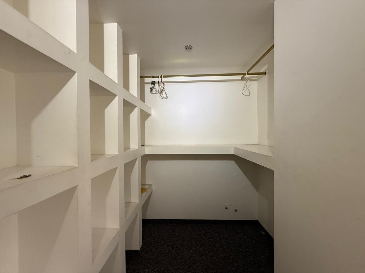 A 30 MTS DE RARAEL NUÑEZ CASA DE 4 DORM + ESCRIT C/PILETA