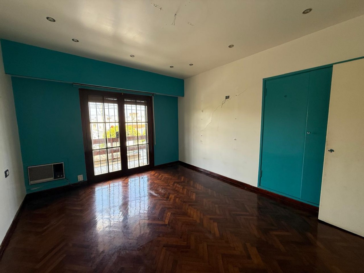 A 30 MTS DE RARAEL NUÑEZ CASA DE 4 DORM + ESCRIT C/PILETA
