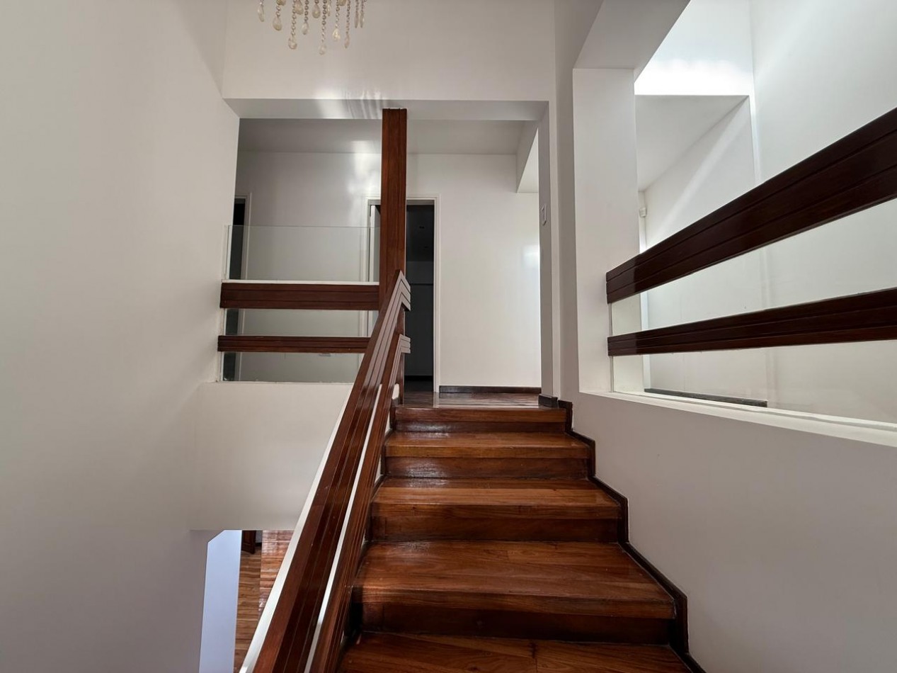 A 30 MTS DE RAFAEL NUÑEZ CASA DE 4 DORM + ESCRIT C/PILETA