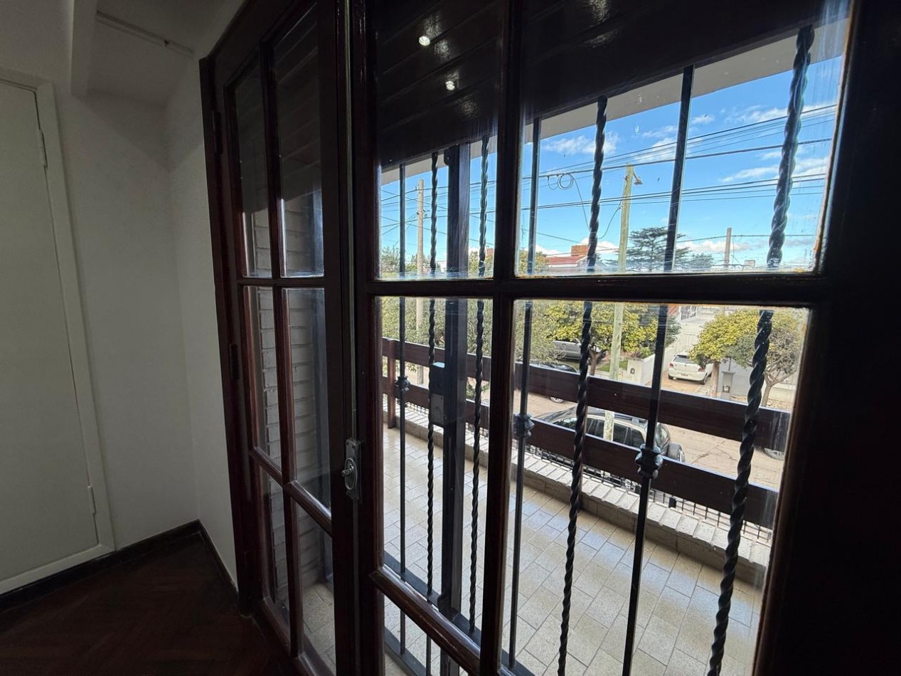 A 30 MTS DE RAFAEL NUÑEZ CASA DE 4 DORM + ESCRIT C/PILETA
