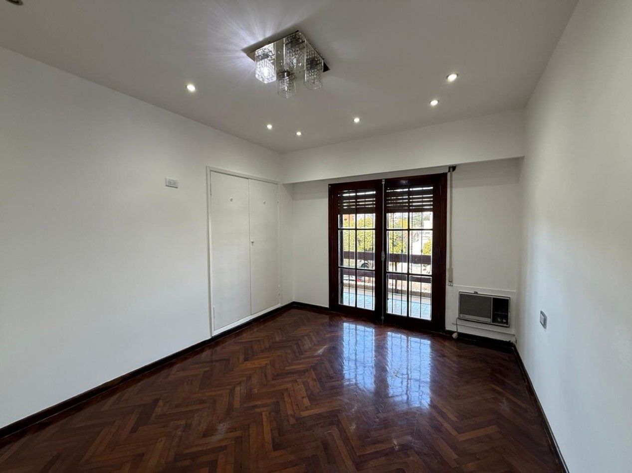 A 30 MTS DE RAFAEL NUÑEZ CASA DE 4 DORM + ESCRIT C/PILETA