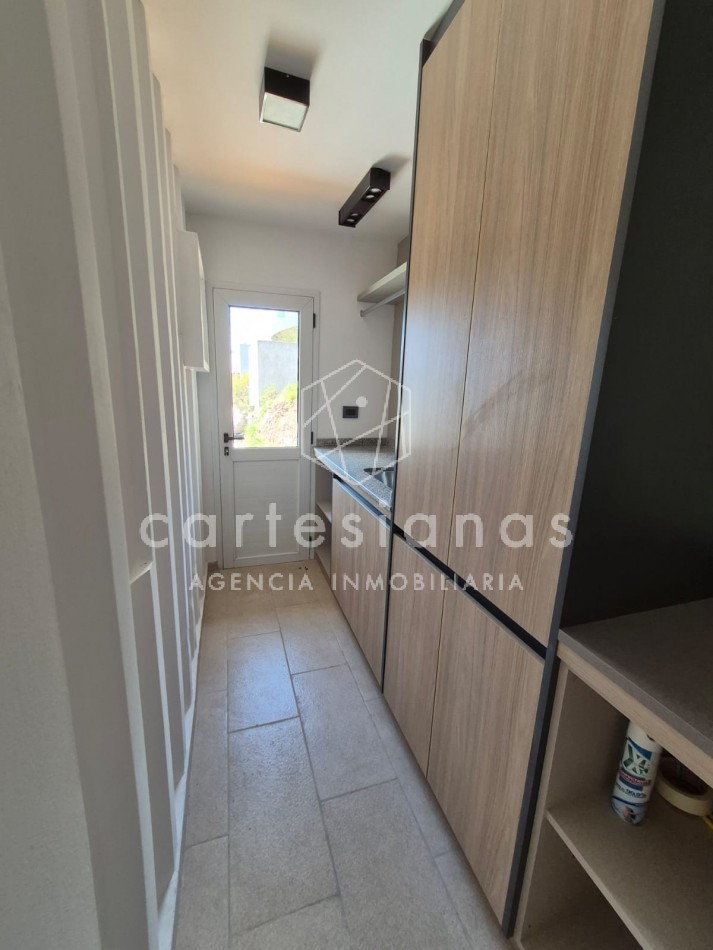 LA CUESTA VILLA RESIDENCIAL. EN VENTA CASA DE 3 DORMITORIOS. 