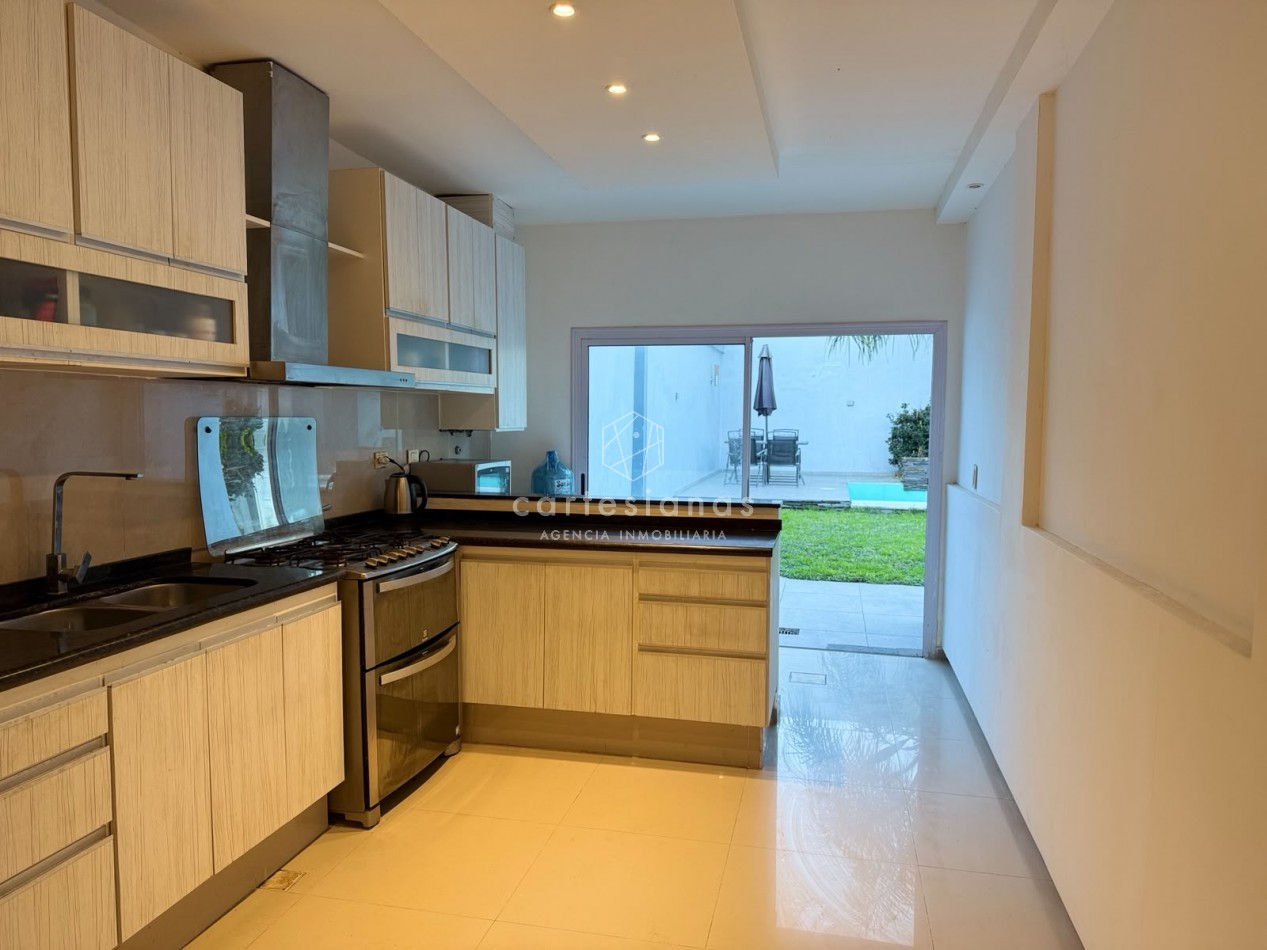 ALTOS DE VILLA CABRERA | CASA DE 4 DORM CON PATIO Y PILETA 