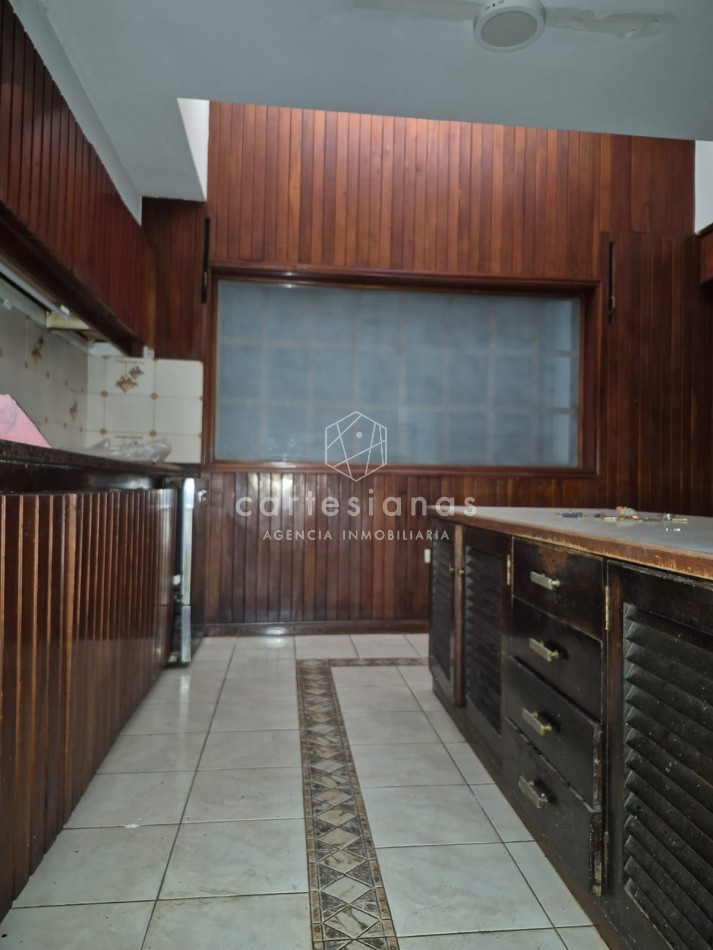 CASA DE 3 DORM+PLAYROOM+OFICINA C/INGRESO INDEP+QUINCHO + DEPENDENCIA - APTO OFICINA/CONSULTORIOS