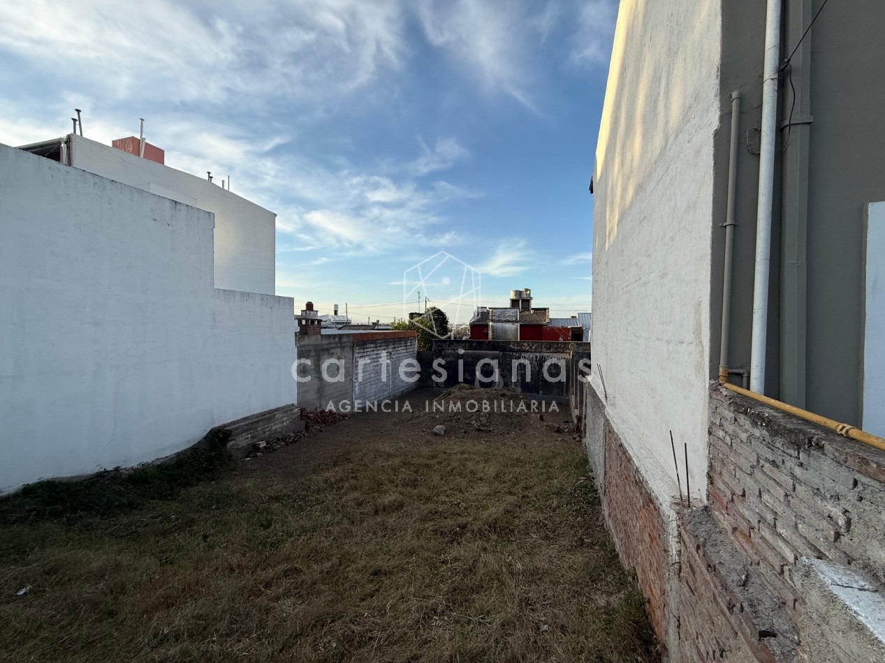 LOTE DE 225 M2. SOBRE DEAN FUNES A MTRS DE AV. COLON. APTO 3 PISOS. ZONA CIUDAD GAMA