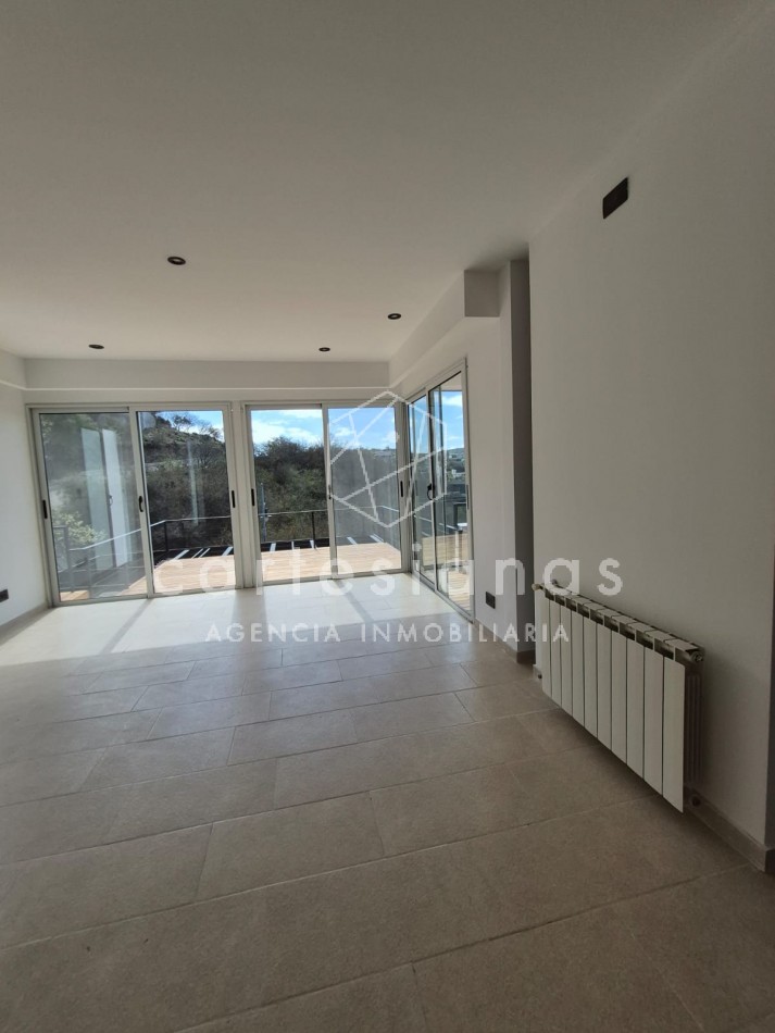 LA CUESTA VILLA RESIDENCIAL. EN VENTA CASA DE 3 DORMITORIOS. 