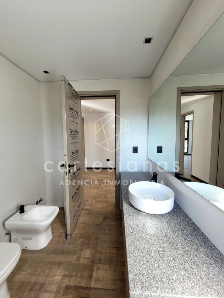 ALQUILER CASA EN HOUSING MAREMMA B° LA CAROLINA - CATEGORIA