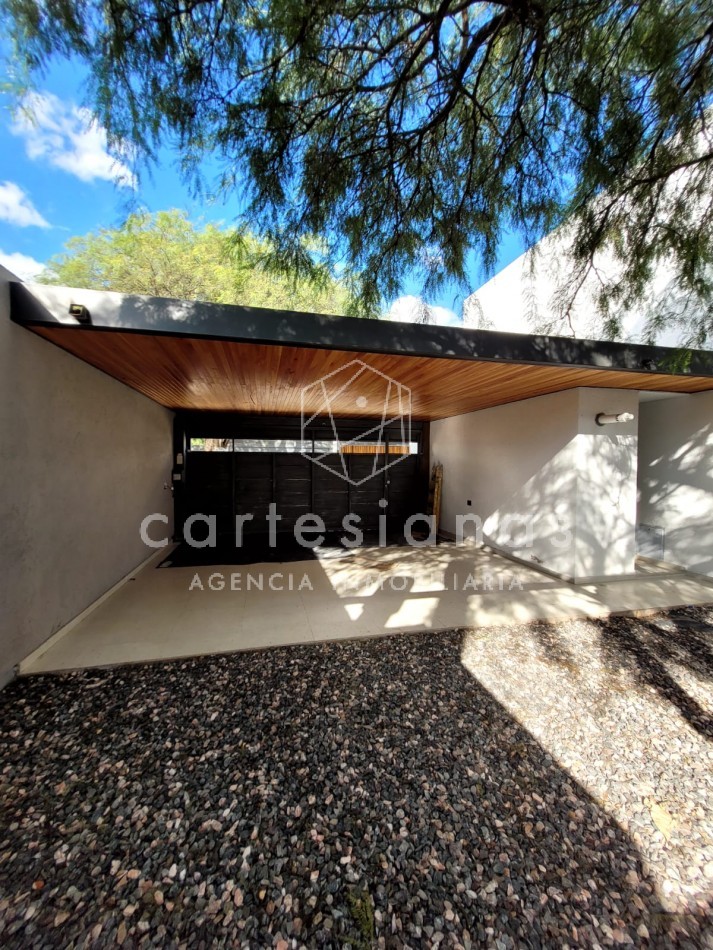 ALQUILER CASA EN HOUSING MAREMMA B° LA CAROLINA - CATEGORIA