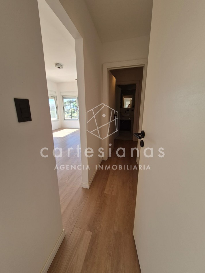 LA CUESTA VILLA RESIDENCIAL. EN VENTA CASA DE 3 DORMITORIOS. 