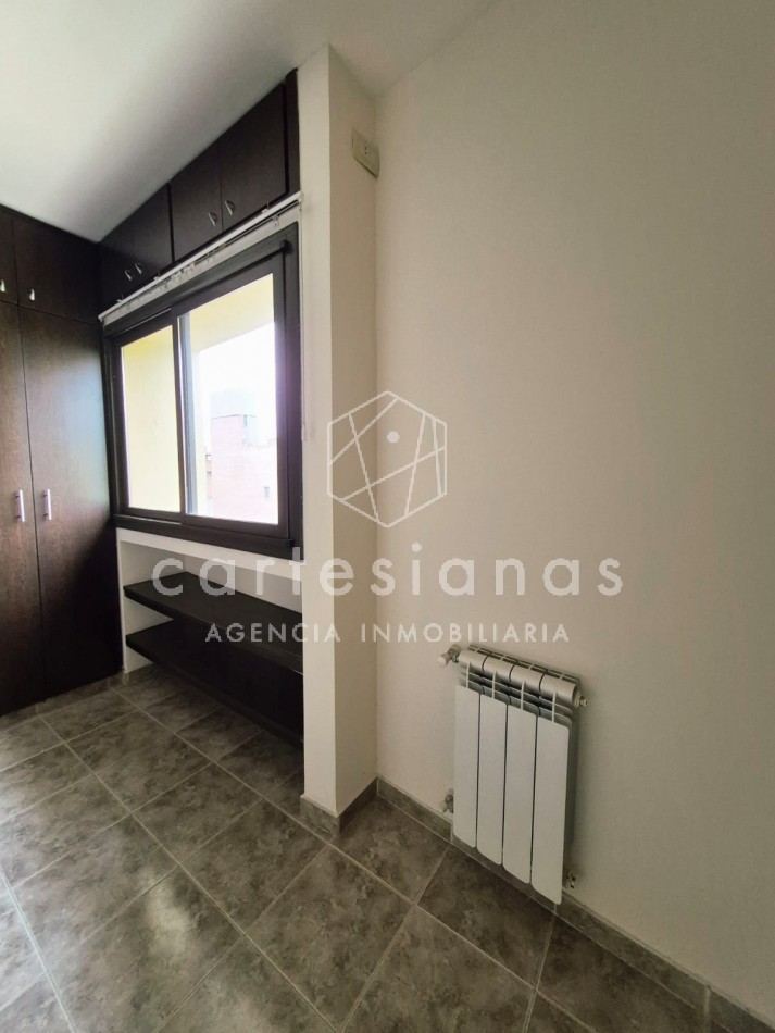 VILLA CARLOS PAZ. CENTRO. DEPTO 2 DORM/2 BAÑOS/COCH. AMENITIES. ESCRITURA/PLANOS.