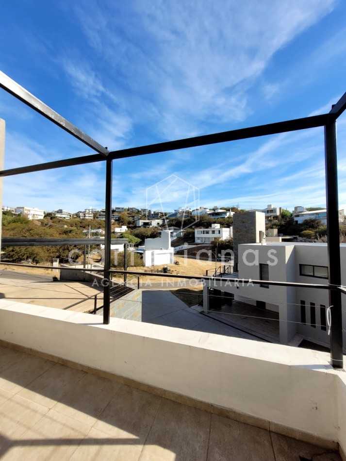 COUNTRY LA CUESTA DUPLEX DE 3 DORM CON HERMOSAS VISTAS!!