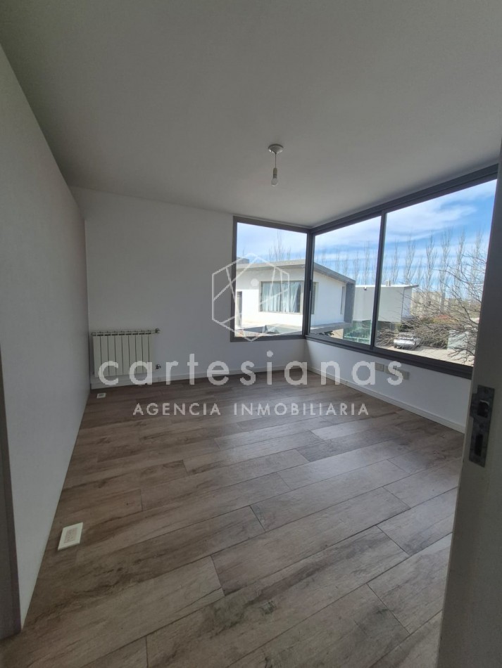HOUSING LA CAROLINA H2 CASA DE 3 DORM EN VENTA