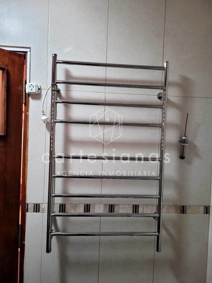 MAIPU 1° SECC HERMOSA CASA DE 4 DORM C/PILETA A POCAS CUADRAS DEL PARQUE SARMIENTO