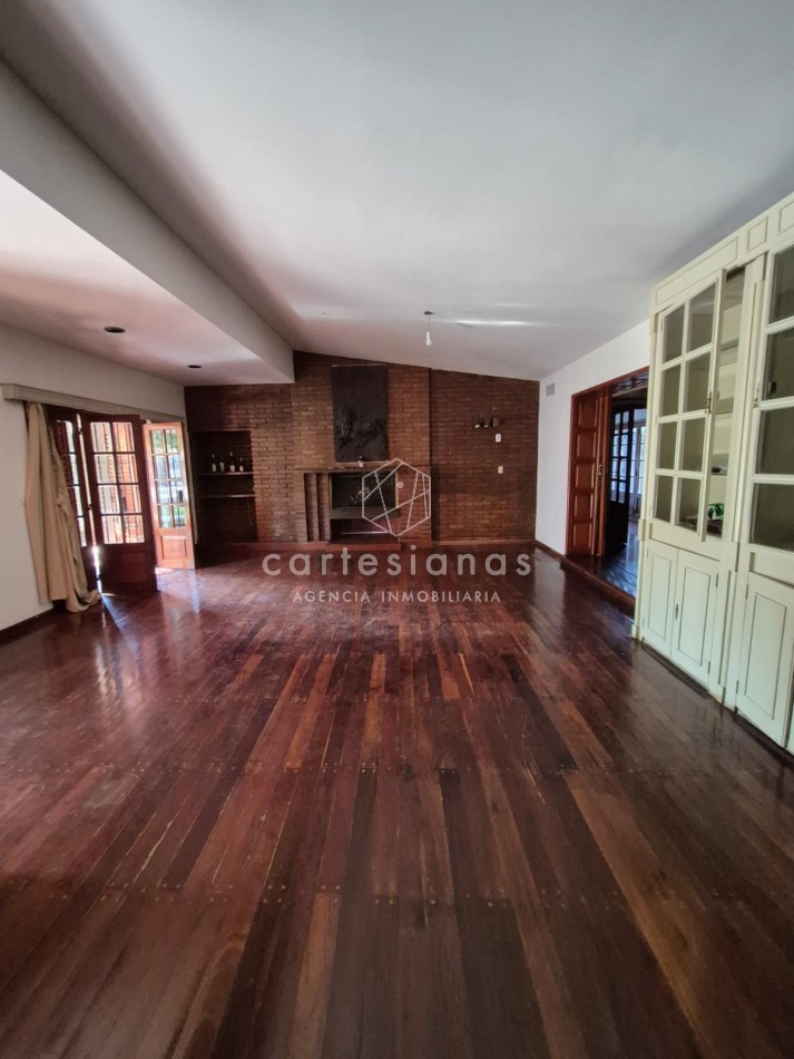 CASA DE 3 DORM+PLAYROOM+OFICINA C/INGRESO INDEP+QUINCHO + DEPENDENCIA - APTO OFICINA/CONSULTORIOS
