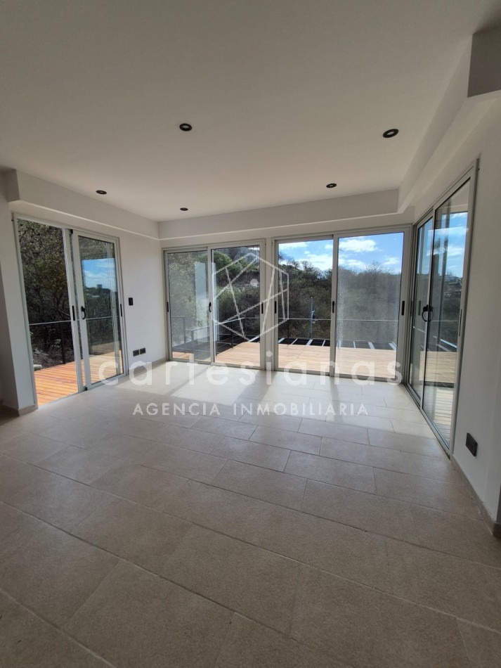 LA CUESTA VILLA RESIDENCIAL. EN VENTA CASA DE 3 DORMITORIOS. 