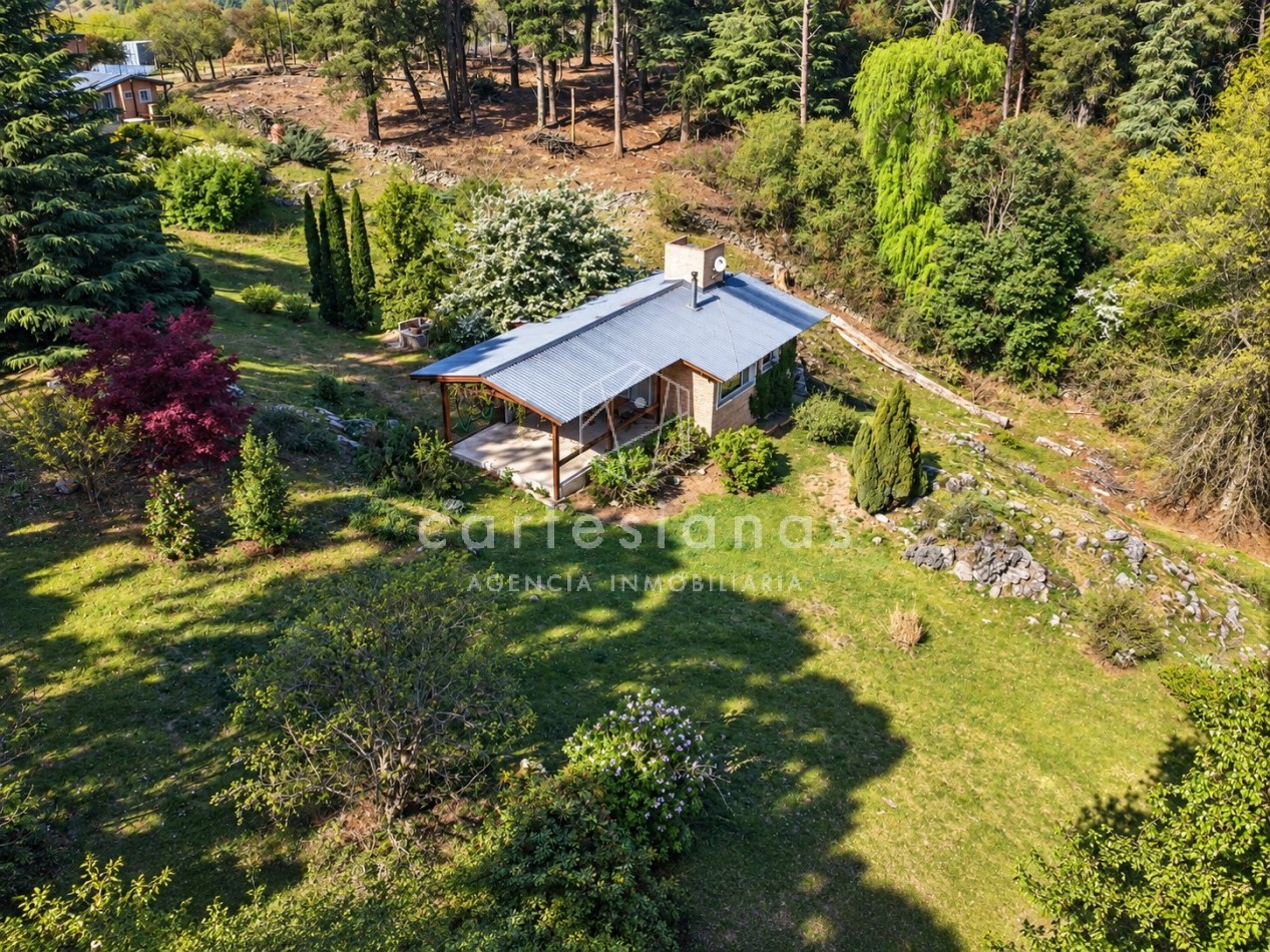VILLA BERNA. EN VENTA PROPIEDAD DE 2,5 HECTAREAS CON 2 CABAÑAS.