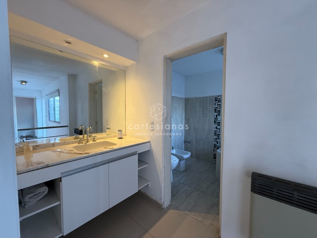 ALTOS DE VILLA CABRERA | CASA DE 4 DORM CON PATIO Y PILETA 