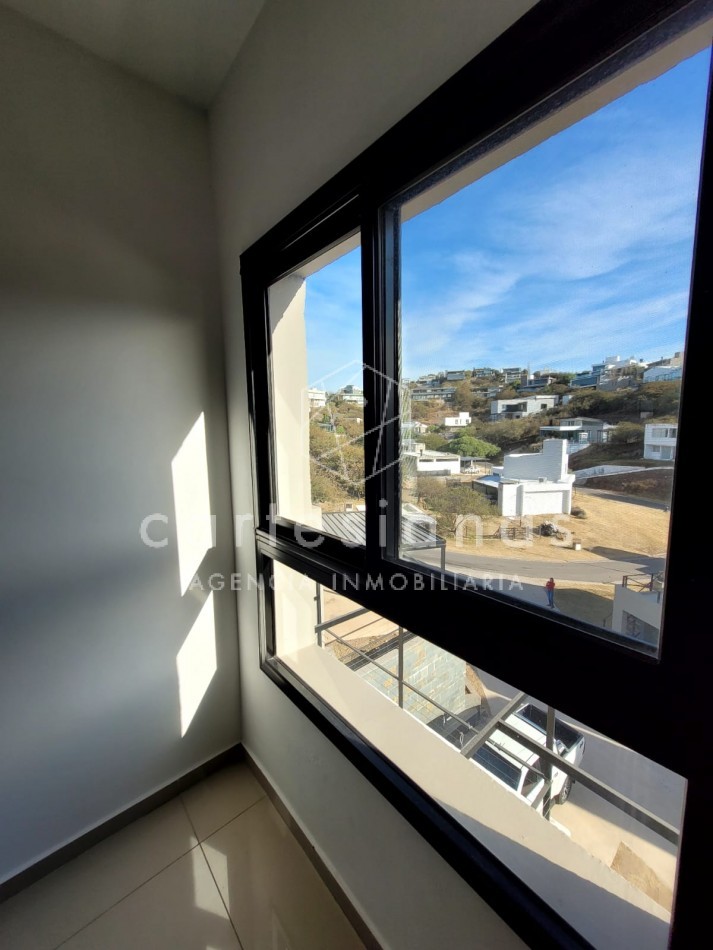 COUNTRY LA CUESTA DUPLEX DE 3 DORM CON HERMOSAS VISTAS!!