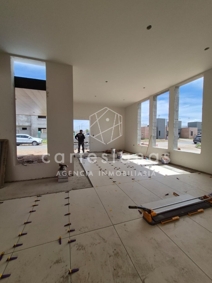 CASA EN PLANTA BAJA DE 3 DORMITORIOS. NOBU/DOCTA.
