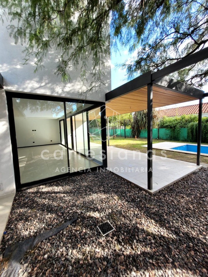 ALQUILER CASA EN HOUSING MAREMMA B° LA CAROLINA - CATEGORIA
