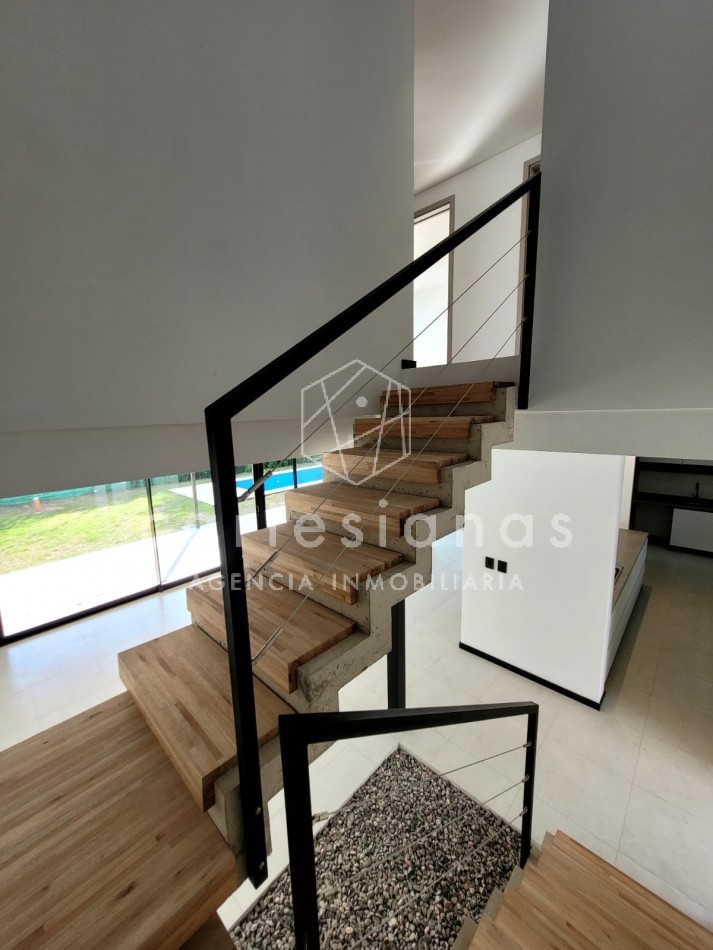 ALQUILER CASA EN HOUSING MAREMMA B° LA CAROLINA - CATEGORIA
