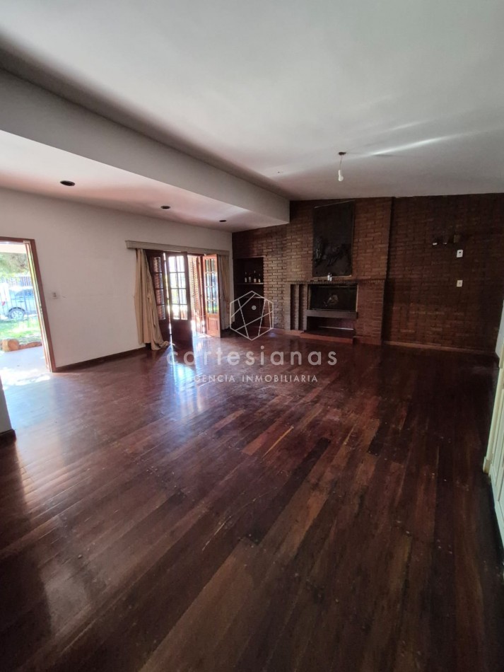 CASA DE 3 DORM+PLAYROOM+OFICINA C/INGRESO INDEP+QUINCHO + DEPENDENCIA - APTO OFICINA/CONSULTORIOS