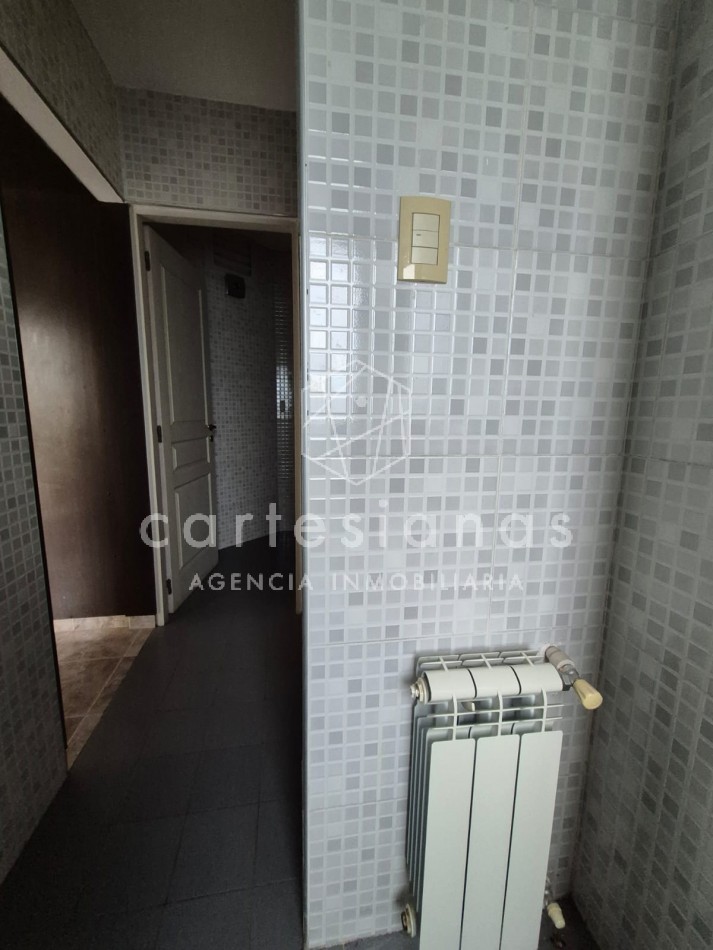 VILLA CARLOS PAZ. CENTRO. DEPTO 2 DORM/2 BAÑOS/COCH. AMENITIES. ESCRITURA/PLANOS.