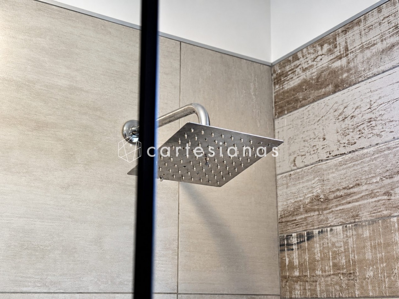 CASA EN PLANTA BAJA. RIBERAS DE MANANTIALES. 3 DORM + ESCR. PILETA CLIMATIZADA. PLANOS Y ESCRITURA