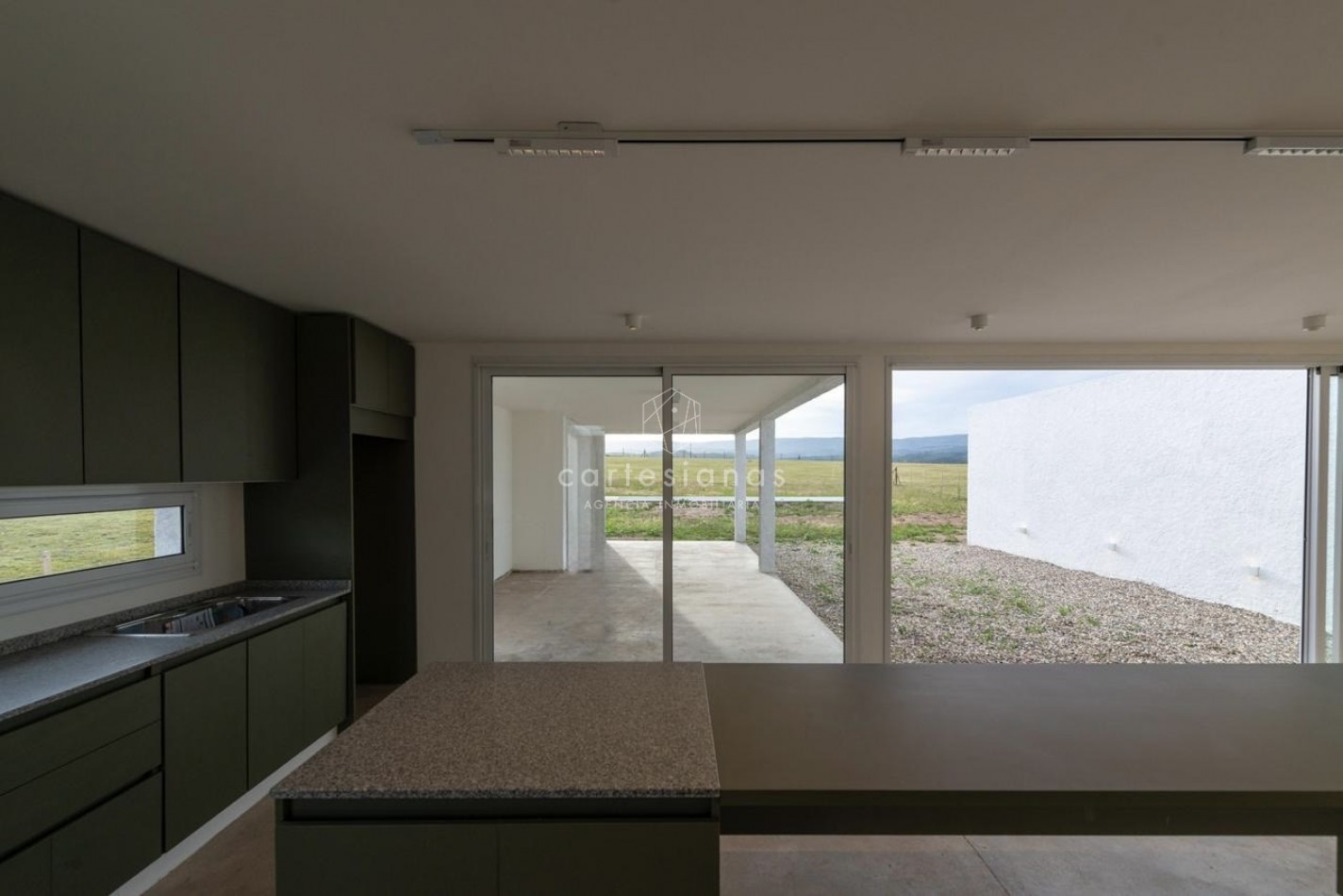 COUNTRY PUERTO DEL AGUILA CASA DE 3 DORM + PILETA 