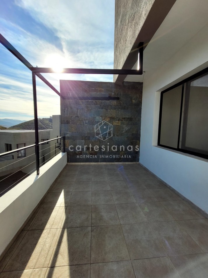 DUPLEX DE 3 DORM CON HERMOSAS VISTAS EN BARRIO PRIVADO LA CUESTA