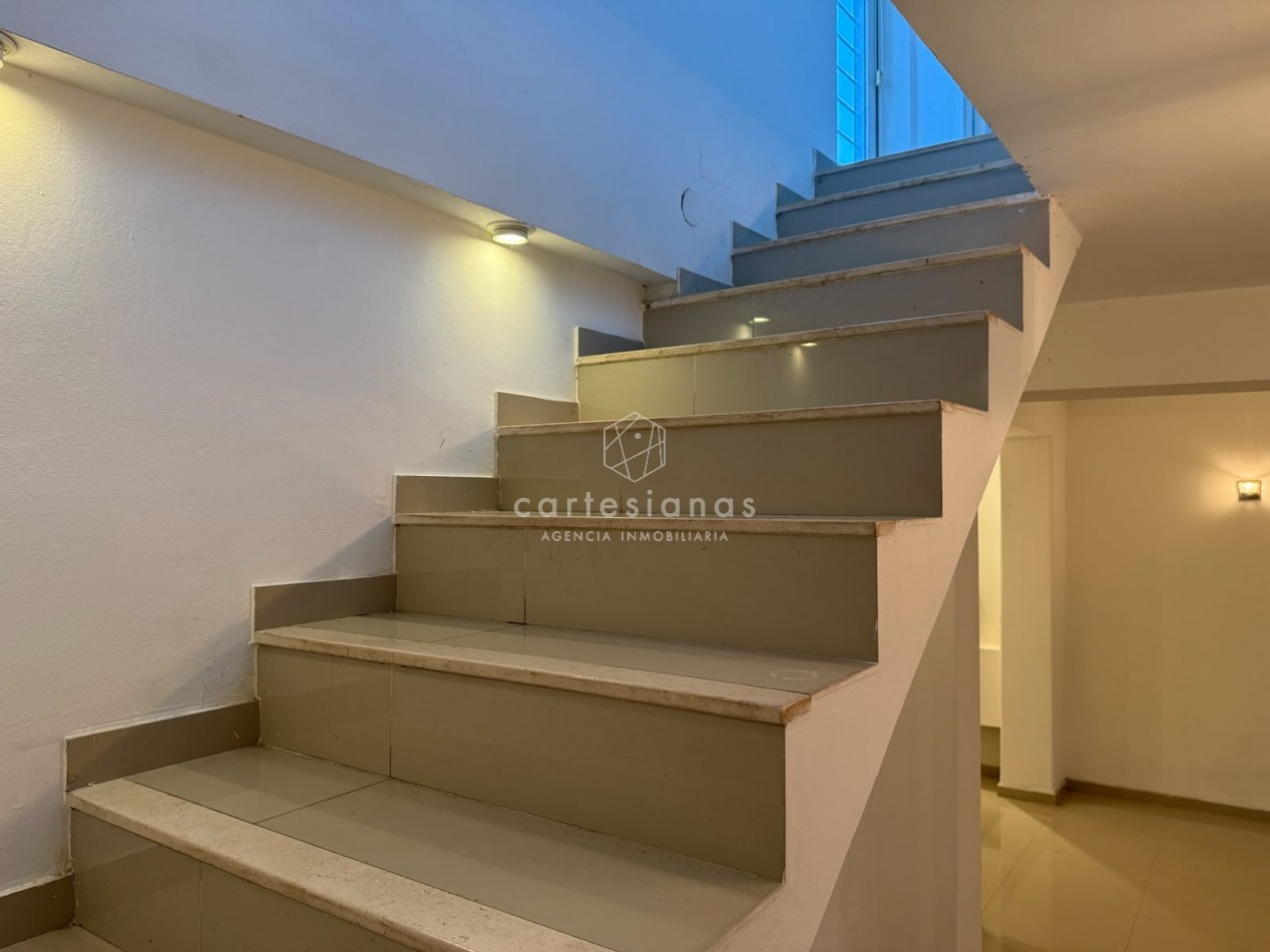 ALTOS DE VILLA CABRERA | CASA DE 4 DORM CON PATIO Y PILETA 