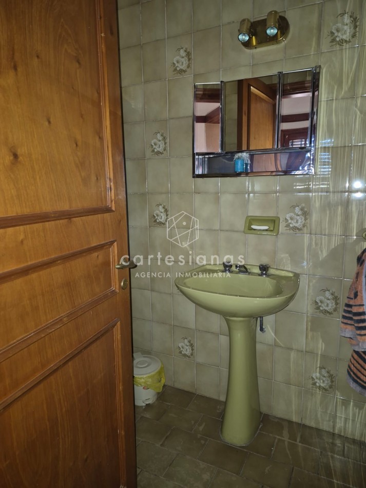 CASA DE 3 DORM+PLAYROOM+OFICINA C/INGRESO INDEP+QUINCHO + DEPENDENCIA - APTO OFICINA/CONSULTORIOS