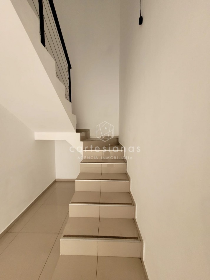 DUPLEX DE 3 DORM CON HERMOSAS VISTAS EN BARRIO PRIVADO LA CUESTA