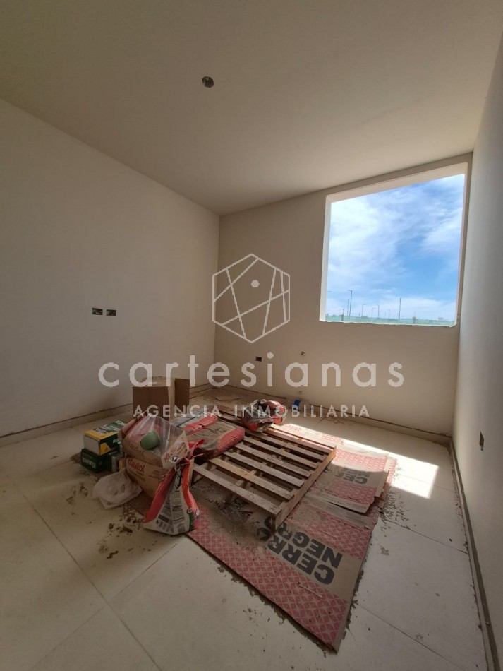 CASA EN PLANTA BAJA DE 3 DORMITORIOS. NOBU/DOCTA.
