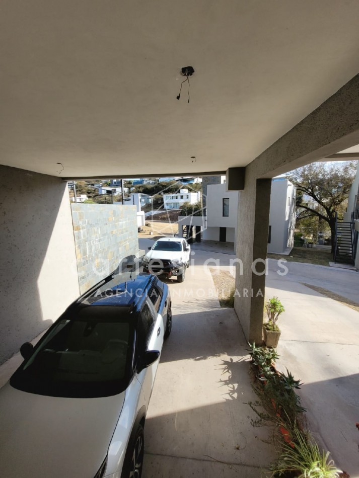 COUNTRY LA CUESTA DUPLEX DE 3 DORM CON HERMOSAS VISTAS!!