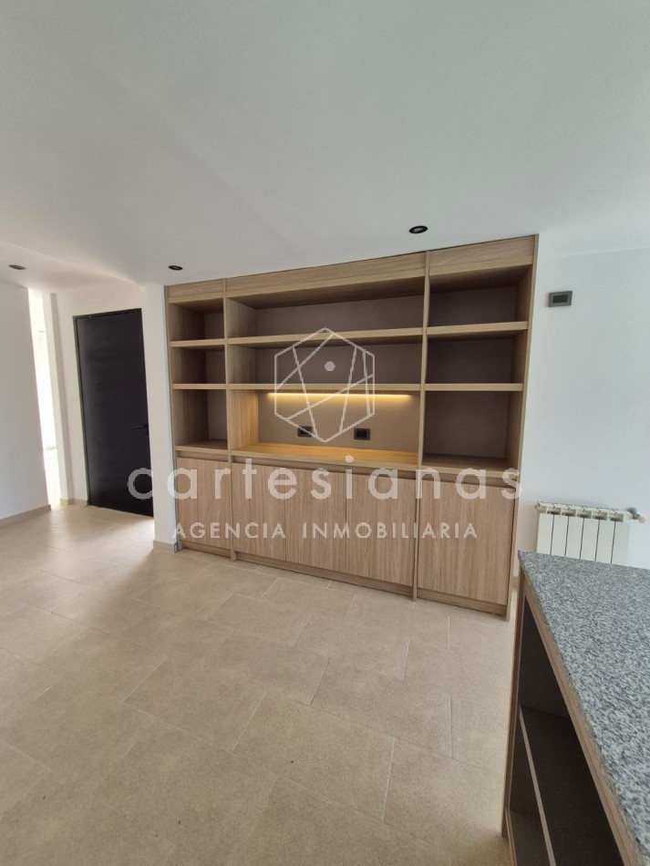 LA CUESTA VILLA RESIDENCIAL. EN VENTA CASA DE 3 DORMITORIOS. 