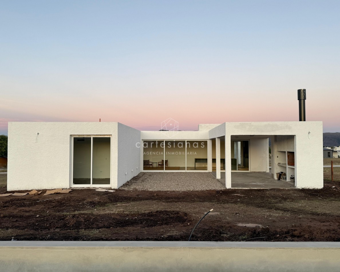 COUNTRY PUERTO DEL AGUILA CASA DE 3 DORM + PILETA 