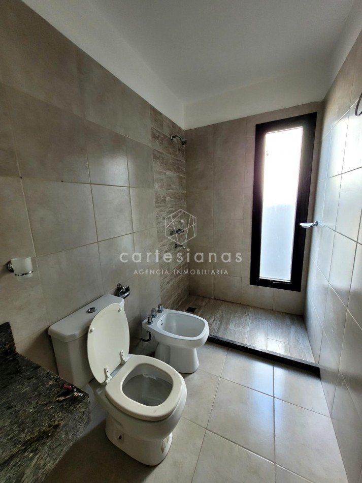 DUPLEX DE 3 DORM CON HERMOSAS VISTAS EN BARRIO PRIVADO LA CUESTA