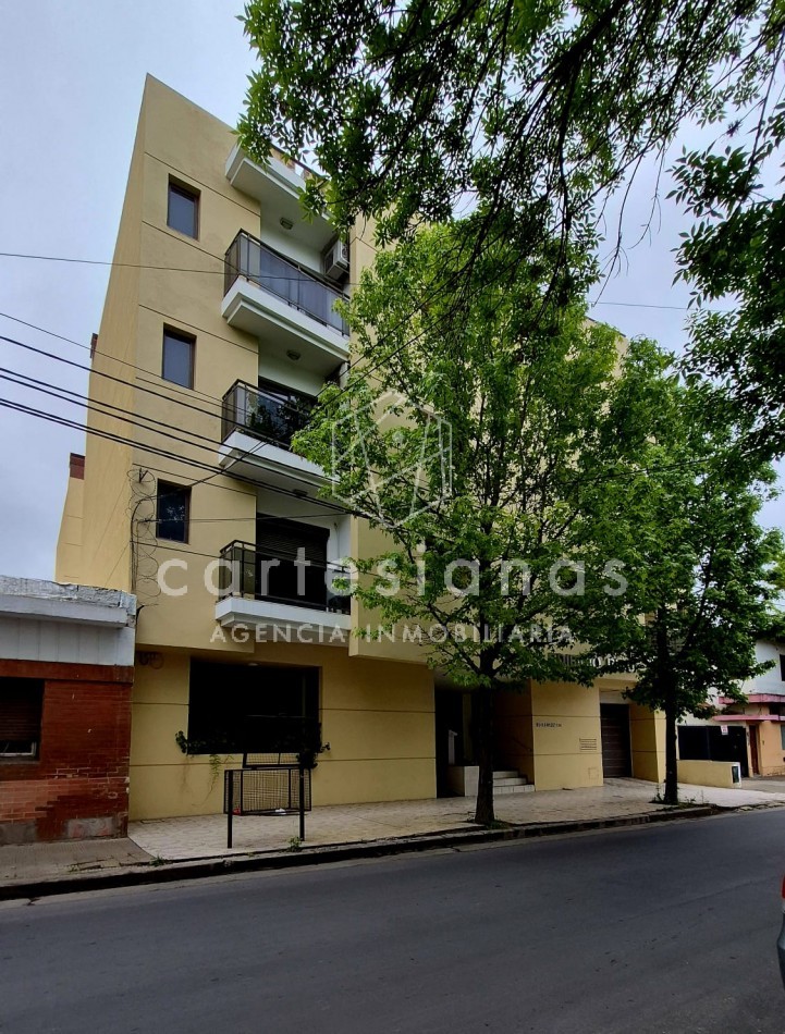 VILLA CARLOS PAZ. CENTRO. DEPTO 2 DORM/2 BAÑOS/COCH. AMENITIES. ESCRITURA/PLANOS.